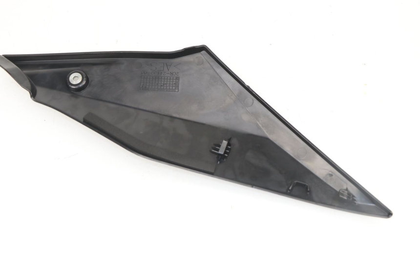 photo de TAPA BAJO ASIENTO DERECHO YAMAHA YZF R1M R1 M 1000 (2015 - 2020)