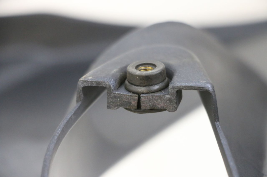 photo de TAPA BAJO ASIENTO DERECHO KAWASAKI ZR 7 750 (1999 - 2001) - Marcados y referencias originales