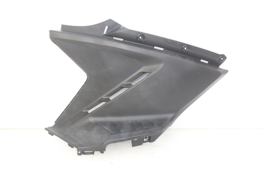 photo de TAPA DEBAJO DEL ASIENTO IZQUIERDO KYMCO AGILITY 16+ 4T 50 (2018 - 2023)