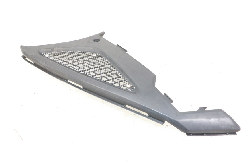 photo de TAPA DEBAJO DEL ASIENTO IZQUIERDO KYMCO AGILITY RS 4T 50 (2009 - 2013)