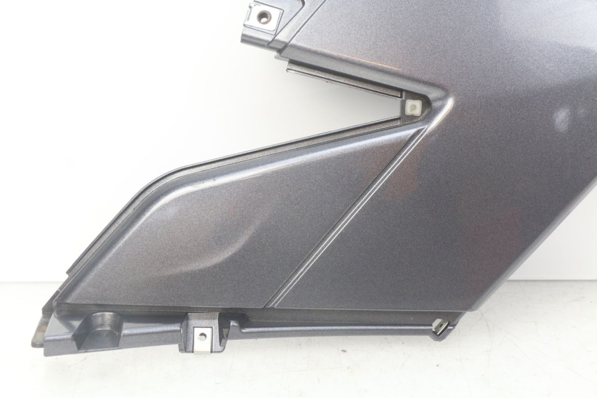 photo de TAPA BAJO ASIENTO IZQUIERDA APRILIA SRV 850 (2012 - 2017)