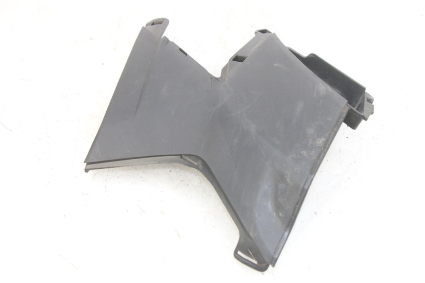 photo de TAPA DEBAJO DEL ASIENTO IZQUIERDO APRILIA SXR 50 (2021 - 2023)