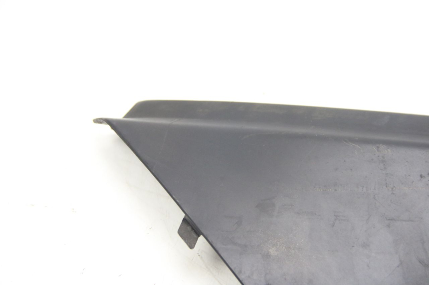 photo de TAPA DEBAJO DEL ASIENTO IZQUIERDO APRILIA ATLANTIC 500 (2002 - 2003)