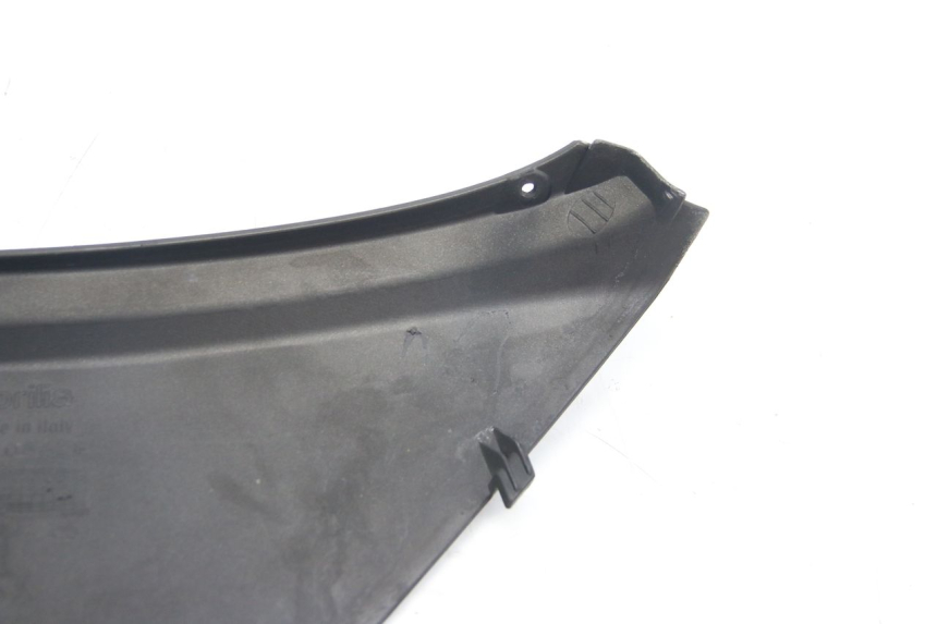photo de TAPA DEBAJO DEL ASIENTO IZQUIERDO APRILIA ATLANTIC 500 (2002 - 2003)