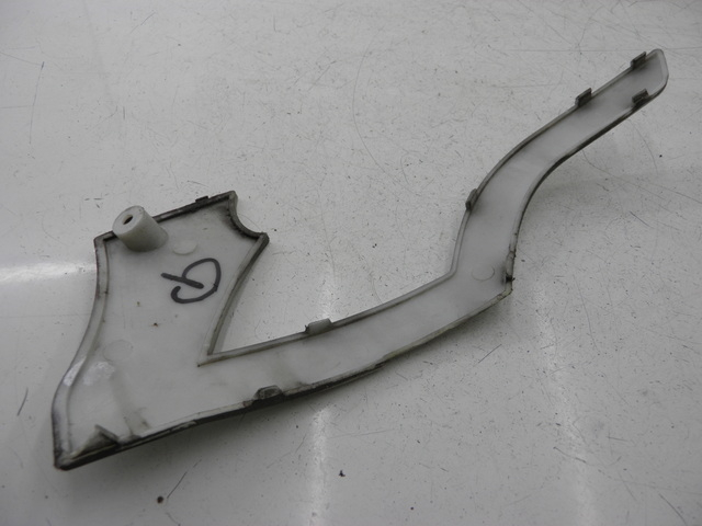 photo de TAPA BAJO ASIENTO IZQUIERDA BENZHOU YY50QT31 VINTAGE 50 (2009 - 2012)