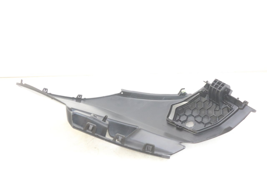 photo de TAPA BAJO EL ASIENTO IZQUIERDO. PEUGEOT CITYSTAR AIR 125 (2014 - 2017)
