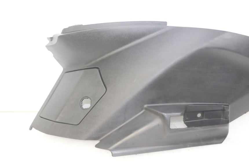 photo de TAPA BAJO EL ASIENTO IZQUIERDO. PEUGEOT CITYSTAR AIR 125 (2014 - 2017)