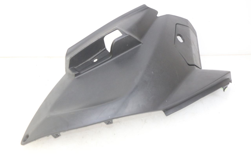 photo de TAPA DEBAJO DEL ASIENTO IZQUIERDO PEUGEOT CITYSTAR 125 (2011 - 2017)