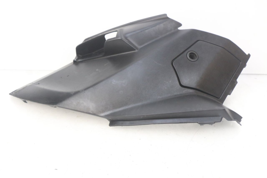 photo de TAPA DEBAJO DEL ASIENTO IZQUIERDO PEUGEOT CITYSTAR 50 (2013 - 2017)