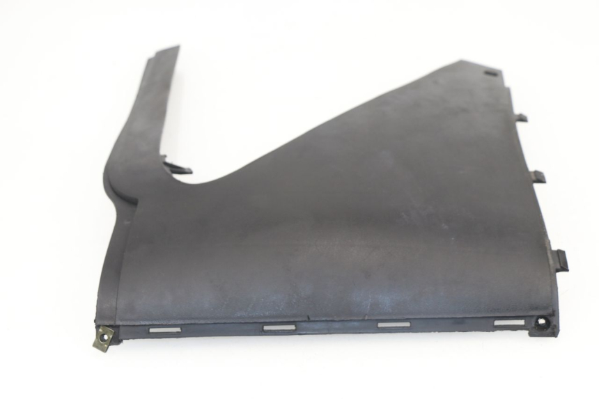 photo de TAPA BAJO ASIENTO IZQUIERDA JM MOTORS DELIVERY 4T 50 (2017 - 2020)