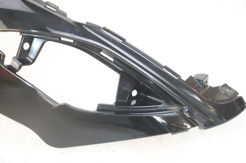 photo de TAPA BAJO ASIENTO IZQUIERDA SYM FIDDLE 3 III 50 (2014 - 2020)