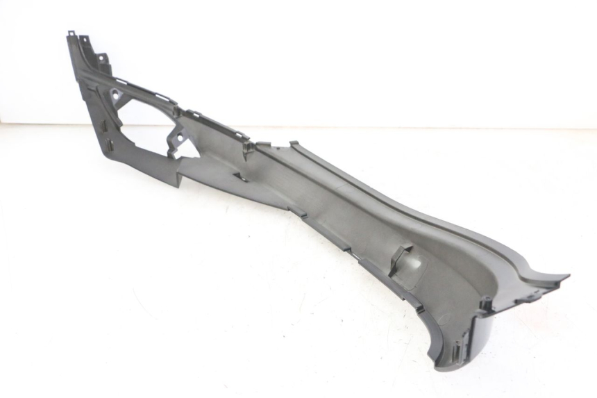 photo de TAPA BAJO ASIENTO IZQUIERDA SYM FIDDLE 3 III 50 (2014 - 2020)