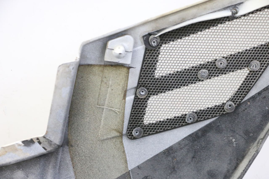 photo de TAPA BAJO ASIENTO IZQUIERDA YAMAHA FJ 36Y 1100 (1984 - 1985)