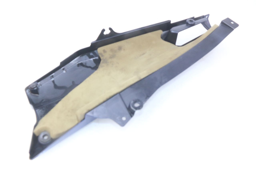 photo de TAPA DEBAJO DEL ASIENTO IZQUIERDO YAMAHA FJR ABS 1300 (2016 - 2020)