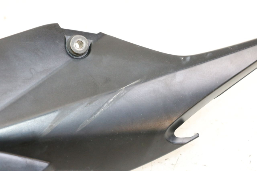 photo de TAPA BAJO ASIENTO IZQUIERDA SUZUKI GSR 750 (2011 - 2017)