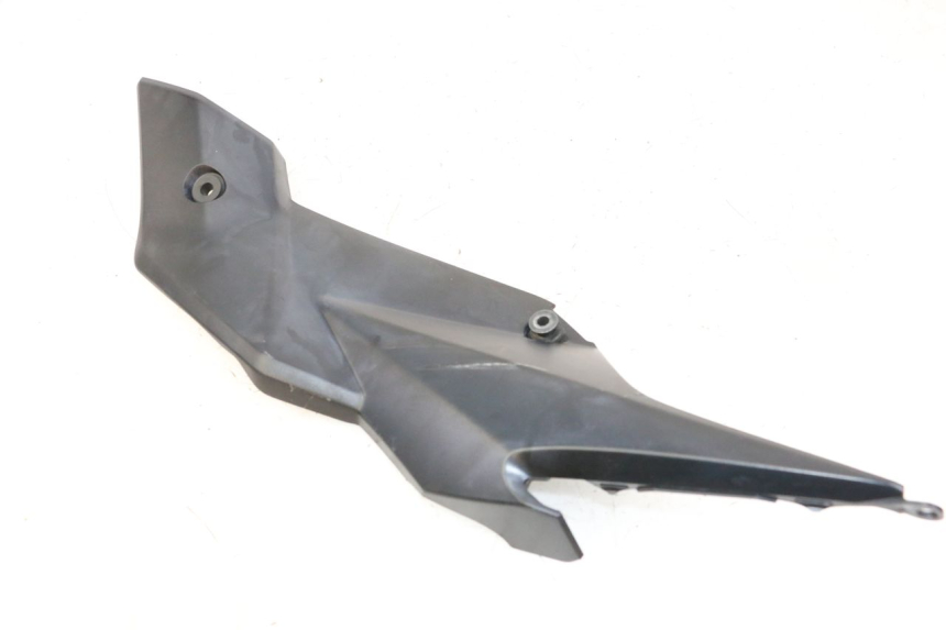 photo de TAPA BAJO ASIENTO IZQUIERDA SUZUKI GSR 750 (2011 - 2017)