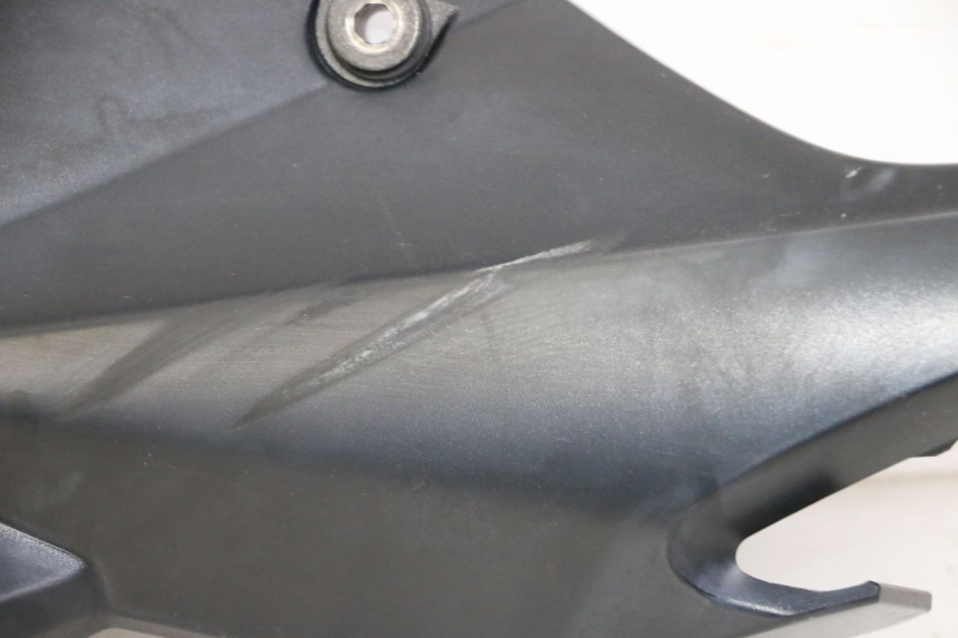 photo de TAPA BAJO ASIENTO IZQUIERDA SUZUKI GSR 750 (2011 - 2017)