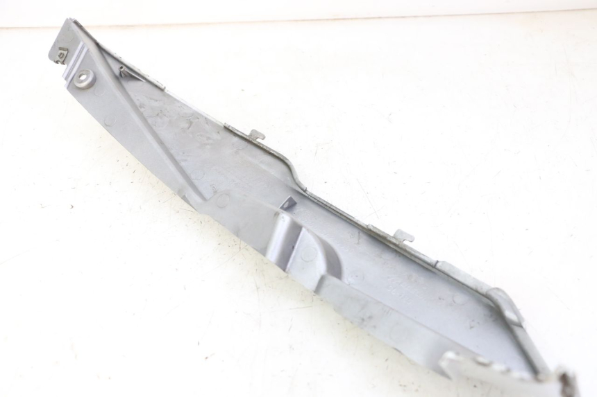 photo de TAPA BAJO ASIENTO IZQUIERDA DAELIM HISTORY 125 (2001 - 2002) - Zoom estado de uso