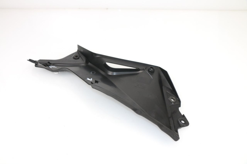 photo de TAPA BAJO ASIENTO IZQUIERDA HONDA CBR R 125 (2011 - 2016)