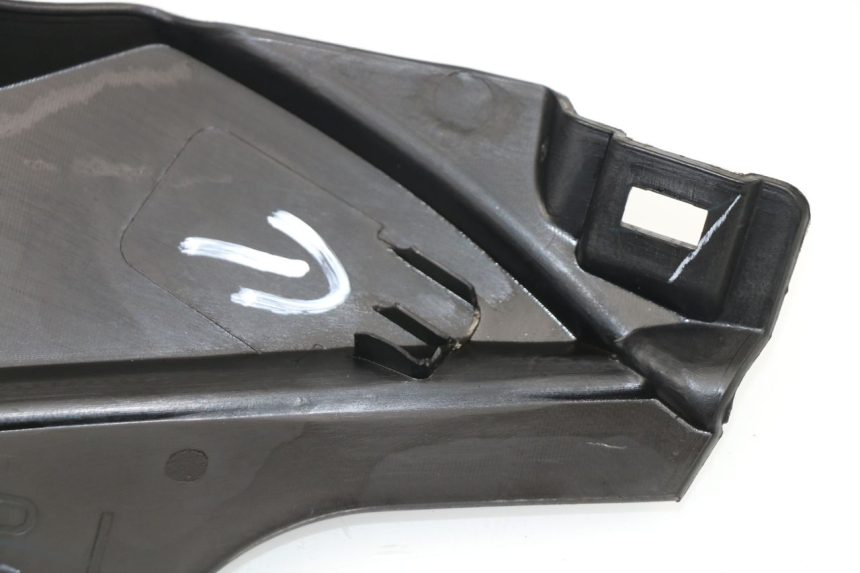 photo de TAPA BAJO ASIENTO IZQUIERDA HONDA CBR R 125 (2011 - 2016)