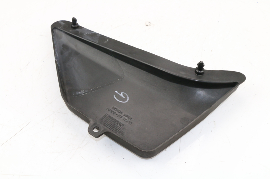 photo de TAPA BAJO ASIENTO IZQUIERDA HONDA CLR CITYFLY 125 (1998 - 2003)