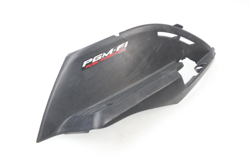 photo de TAPA BAJO ASIENTO IZQUIERDA HONDA NHX LEAD 110 (2008 - 2010)