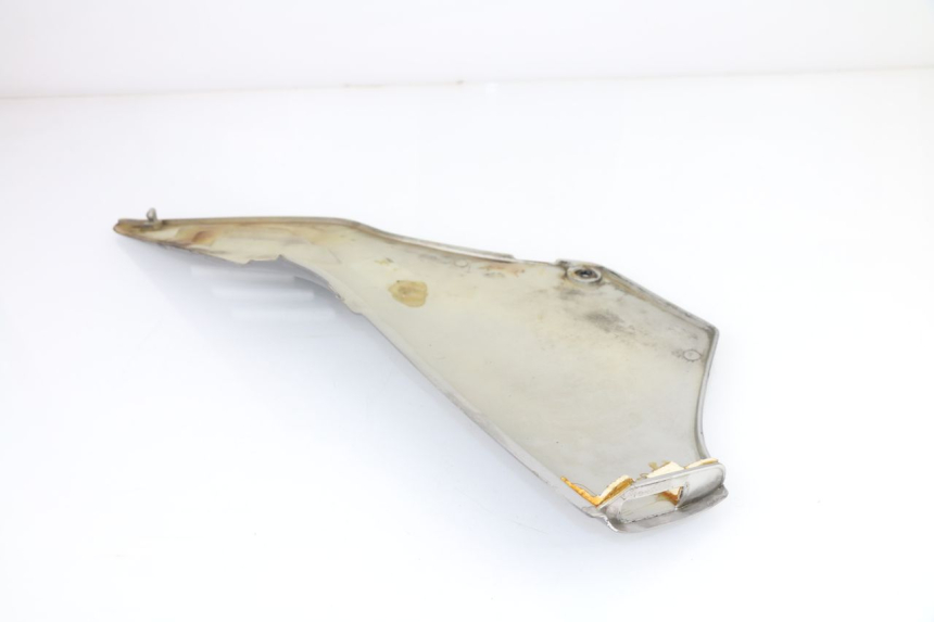 photo de TAPA BAJO ASIENTO IZQUIERDA HONDA VF 1000 (1984 - 1988)