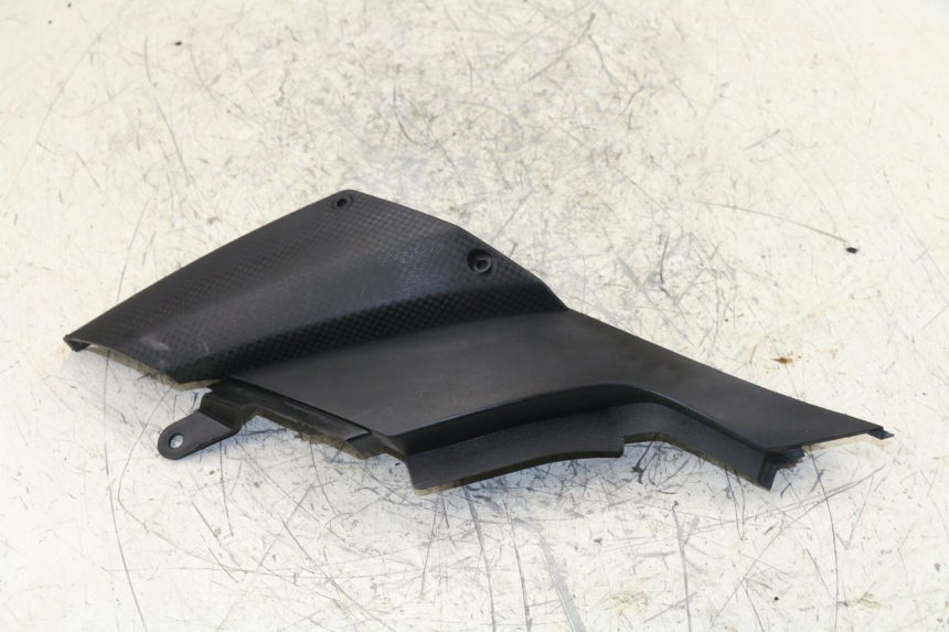photo de TAPA BAJO ASIENTO IZQUIERDA PEUGEOT JET FORCE TSDI 50 (2003 - 2009)