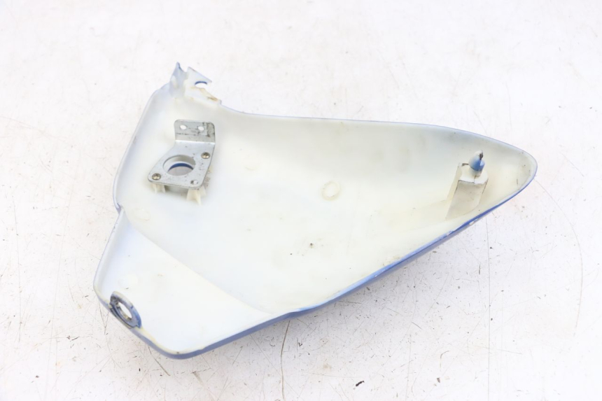 photo de TAPA DEBAJO DEL ASIENTO IZQUIERDO JINLUN JL HIGHLANDER 125 (2007 - 2015)