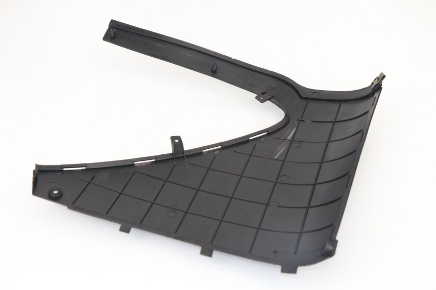 photo de TAPA BAJO ASIENTO IZQUIERDA JM MOTORS DELIVERY 4T 50 (2017 - 2020)