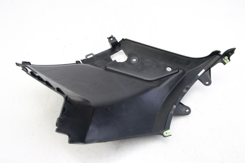 photo de TAPA DEBAJO DEL ASIENTO IZQUIERDO PEUGEOT KISBEE 2T 50 (2018 - 2022)
