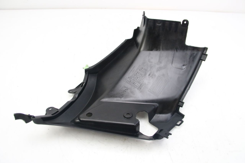 photo de TAPA DEBAJO DEL ASIENTO IZQUIERDO PEUGEOT KISBEE 2T 50 (2018 - 2022)