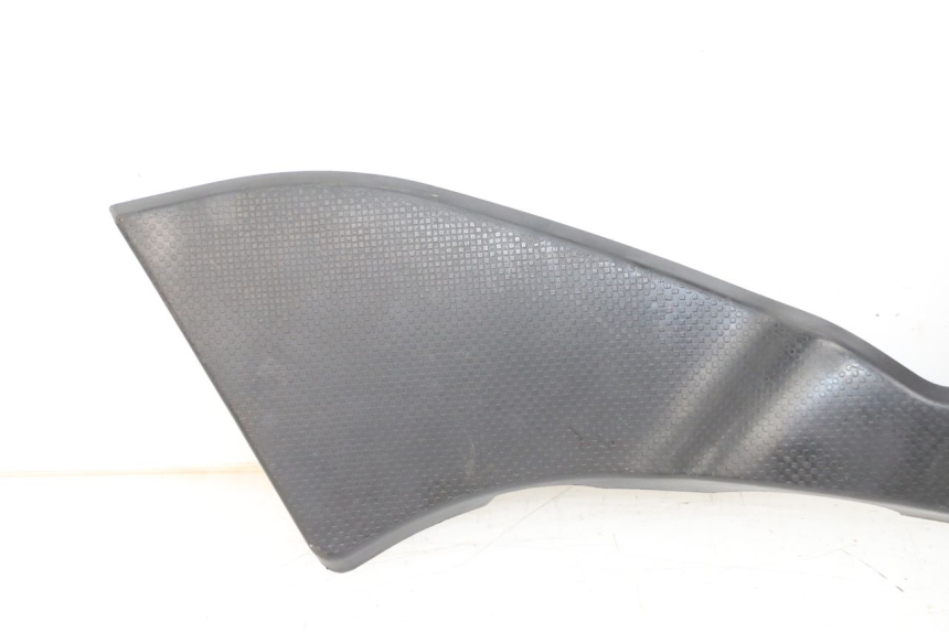 photo de TAPA BAJO ASIENTO IZQUIERDA KYMCO K-PW K-PIPE 50 (2012 - 2017)