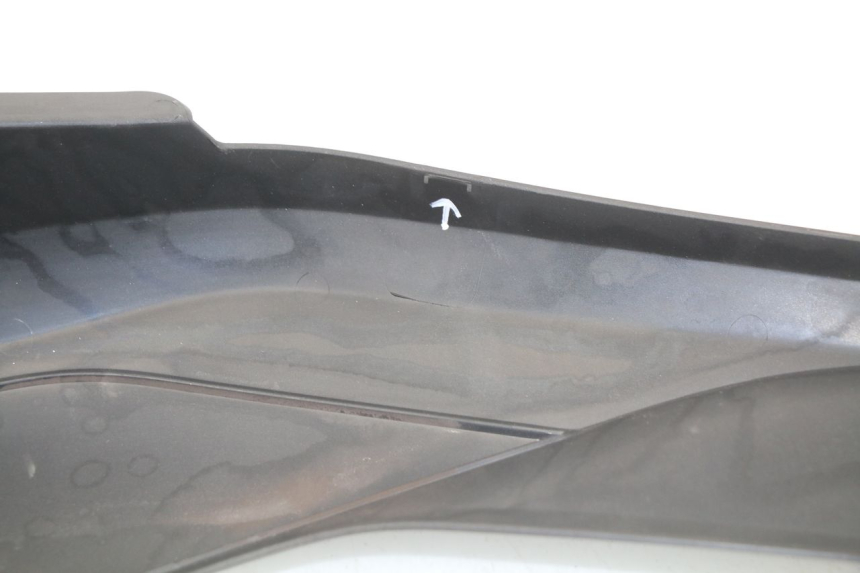 photo de TAPA BAJO ASIENTO IZQUIERDA MBK EVOLIS 125 (2014 - 2018)
