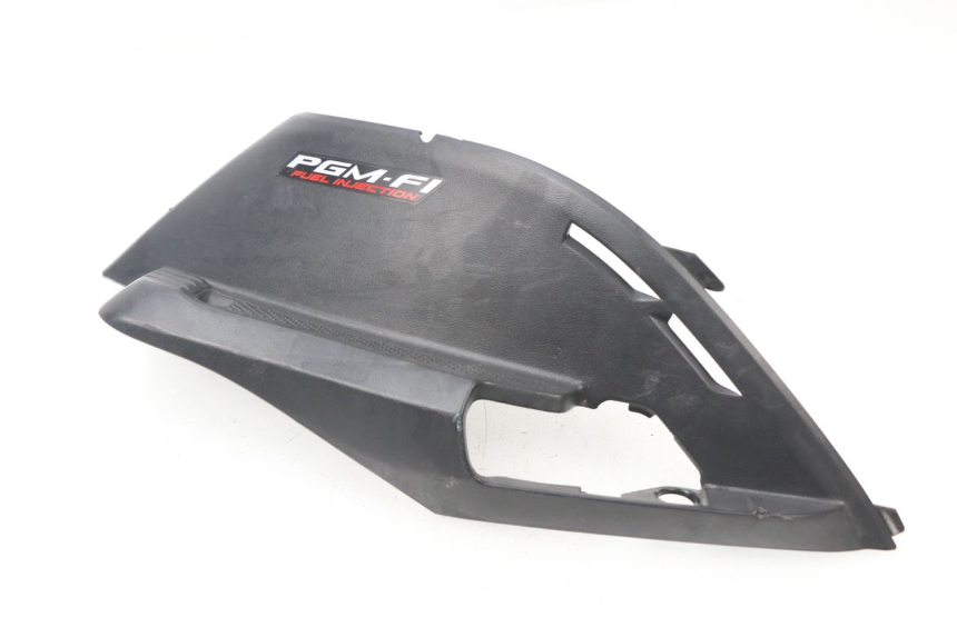 photo de TAPA BAJO ASIENTO IZQUIERDA HONDA NHX LEAD 110 (2008 - 2010)