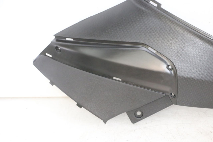 photo de TAPA BAJO ASIENTO IZQUIERDA PIAGGIO NRG POWER PUREJET 50 (2018 - 2021)
