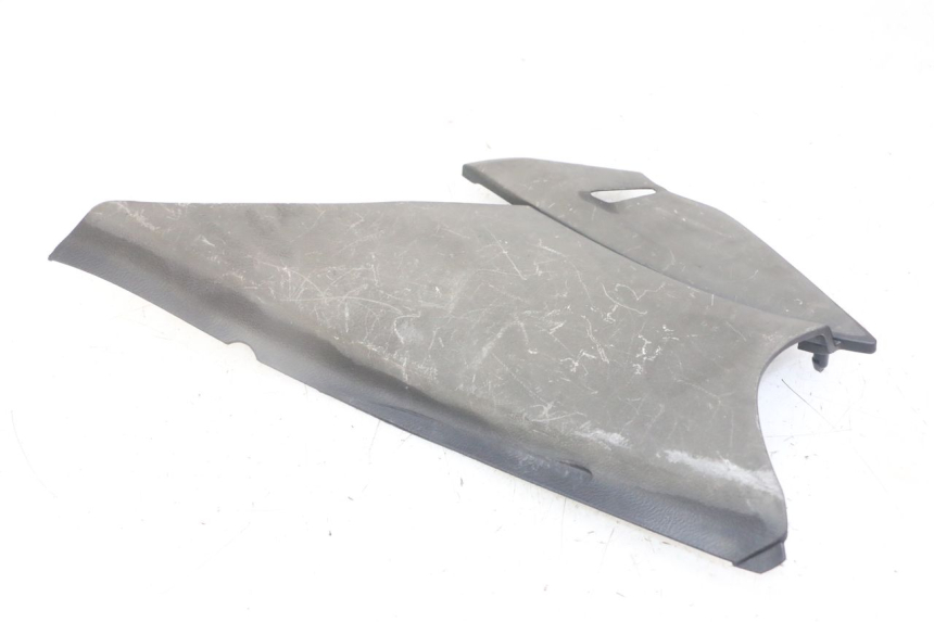 photo de TAPA BAJO ASIENTO IZQUIERDA HONDA NTV DEAUVILLE ABS 700 (2007 - 2016)