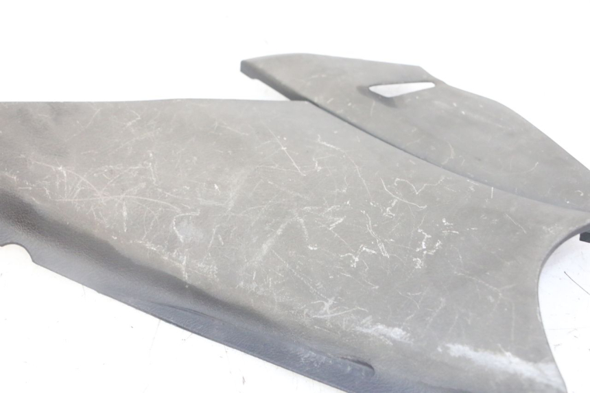 photo de TAPA BAJO ASIENTO IZQUIERDA HONDA NTV DEAUVILLE ABS 700 (2007 - 2016)