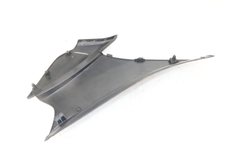 photo de TAPA BAJO ASIENTO IZQUIERDA HONDA NTV DEAUVILLE ABS 700 (2007 - 2016)