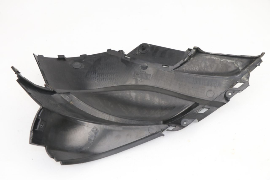 photo de TAPA BAJO ASIENTO IZQUIERDA KEEWAY OUTLOOK 125 (2007 - 2013)