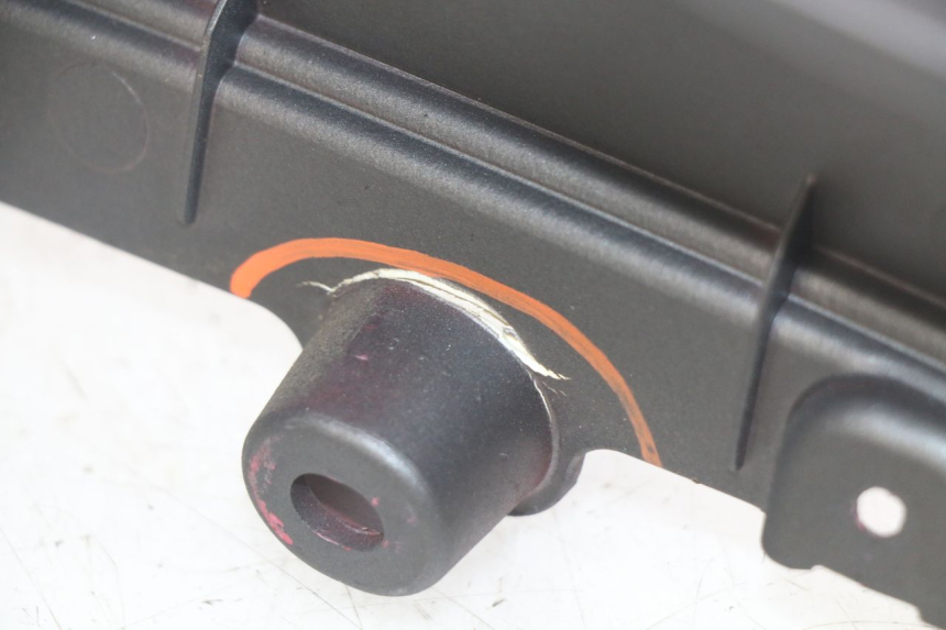 photo de TAPA DEBAJO DEL ASIENTO IZQUIERDO PEUGEOT DJANGO 4T 50 (2014 - 2019)