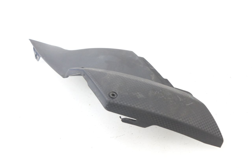 photo de TAPA BAJO ASIENTO IZQUIERDA PEUGEOT JET FORCE CARBU 50 (2003 - 2016)