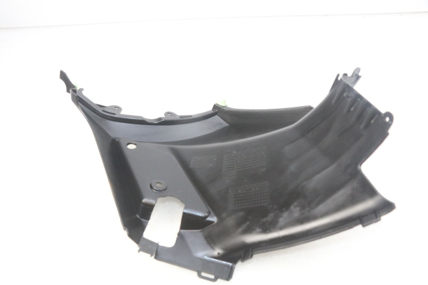 photo de TAPA DEBAJO DEL ASIENTO IZQUIERDO PEUGEOT KISBEE 4T 50 (2018 - 2022)