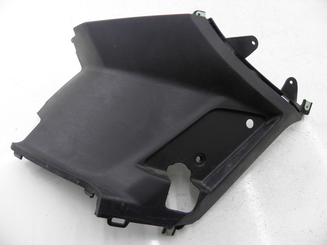 photo de TAPA BAJO ASIENTO IZQUIERDA PEUGEOT KISBEE 4T 50 (2010 - 2017)