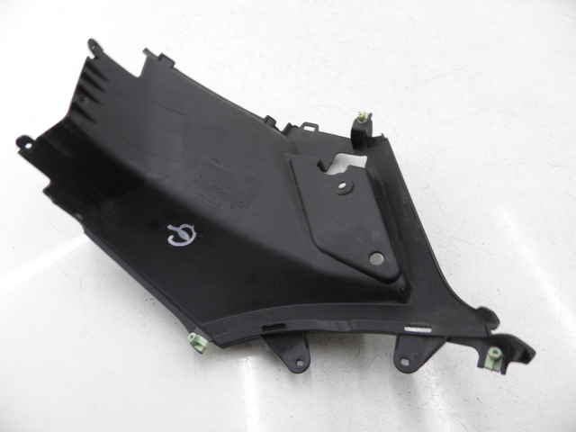 photo de TAPA BAJO ASIENTO IZQUIERDA PEUGEOT KISBEE 4T 50 (2010 - 2017)