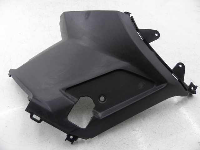 photo de TAPA BAJO ASIENTO IZQUIERDA PEUGEOT KISBEE 4T 50 (2010 - 2017)