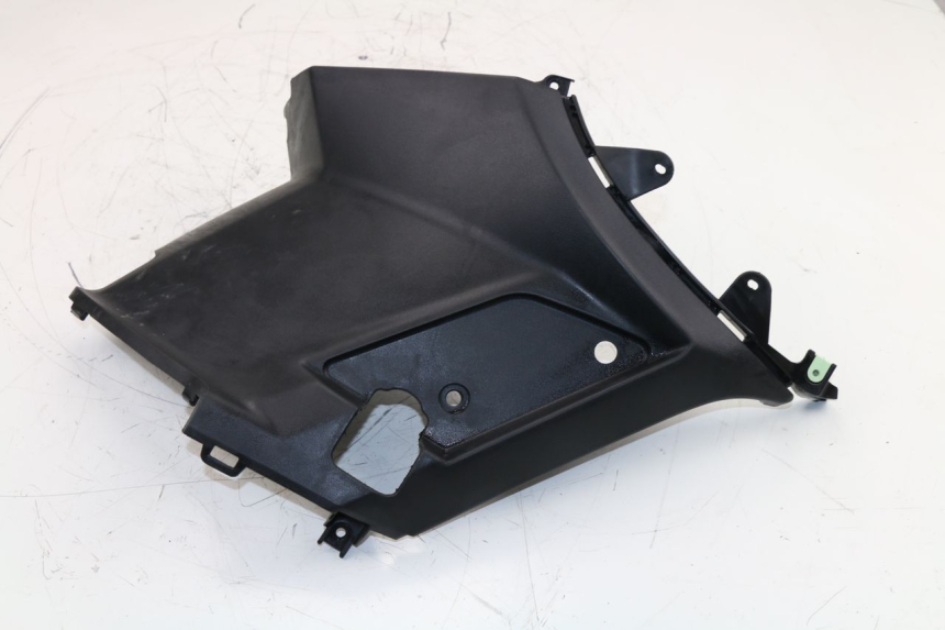 photo de TAPA BAJO ASIENTO IZQUIERDA PEUGEOT KISBEE 4T 50 (2010 - 2017)