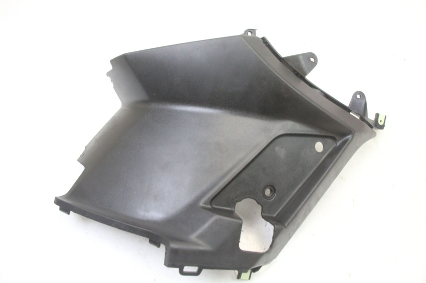 photo de TAPA BAJO ASIENTO IZQUIERDA PEUGEOT STREETZONE I 2T 50 (2018 - 2020)