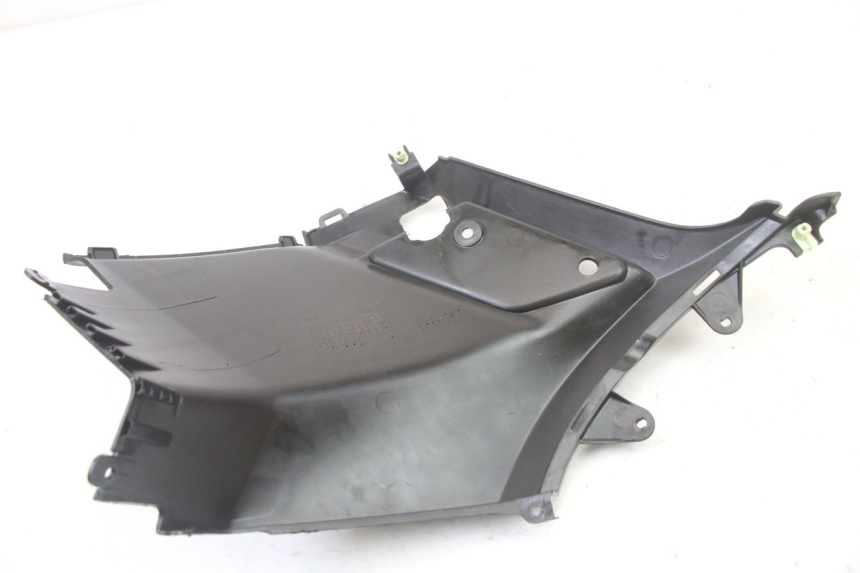 photo de TAPA BAJO ASIENTO IZQUIERDA PEUGEOT STREETZONE I 2T 50 (2018 - 2020)
