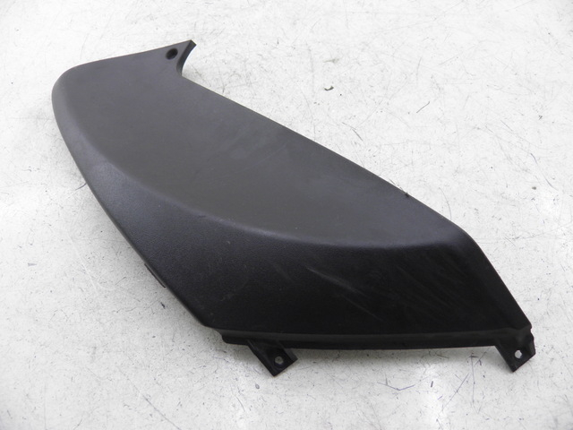 photo de TAPA BAJO ASIENTO IZQUIERDA PIAGGIO FLY 125 (2005 - 2012)